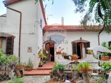 Villetta bifamiliare in vendita di 250 m²