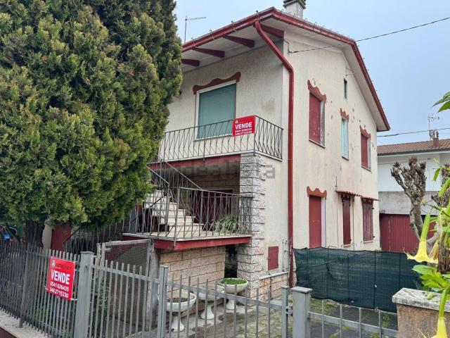 Villetta bifamiliare in vendita di 250 m²