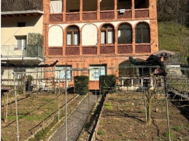 Villetta bifamiliare in vendita di 250 m²