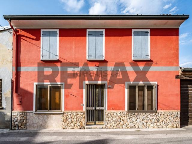 Villetta bifamiliare in vendita di 251 m² in Vicolo Ferri, 3