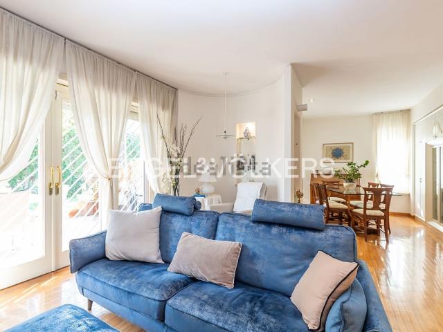 Villetta bifamiliare in vendita di 251 m² in Via dei Bambù