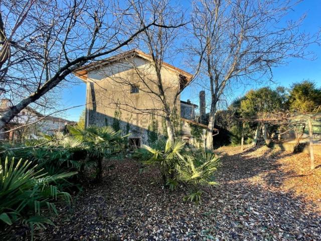 Villetta bifamiliare in vendita di 252 m² in Borgo Viola, 28