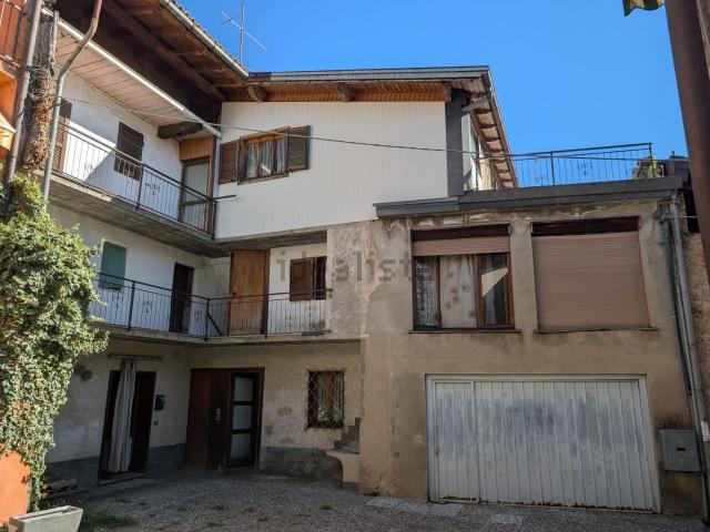 Villetta bifamiliare in vendita di 252 m² in Via Carlo Cerrini, 4