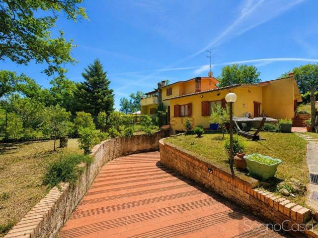 Villetta bifamiliare in vendita di 252 m² in Via del Campo