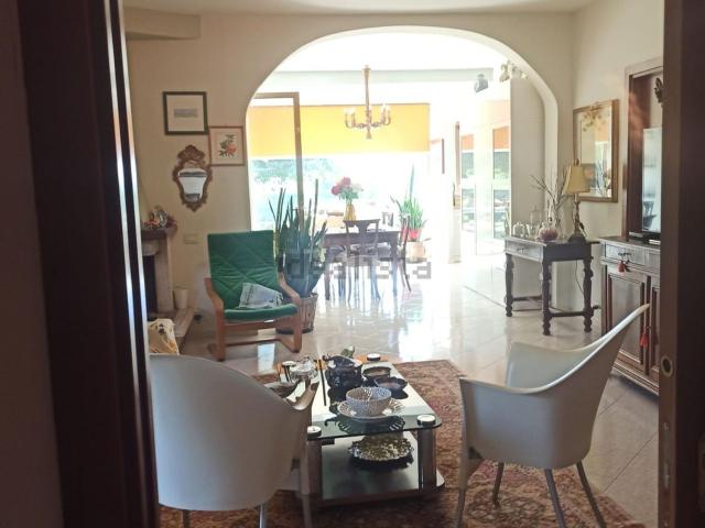 Villetta bifamiliare in vendita di 257 m² in Strada Podgora, 6