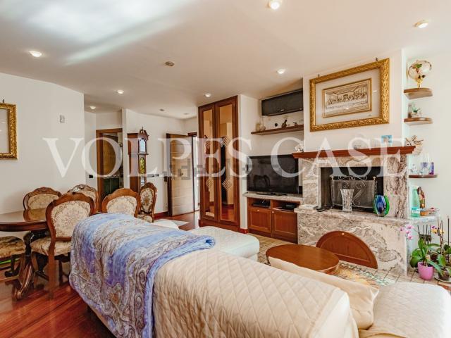 Villetta bifamiliare in vendita di 254 m² in Via Fratelli Cervi
