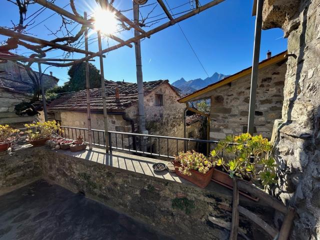 Villetta a schiera in vendita di 255 m² in Località Luscignano, 18