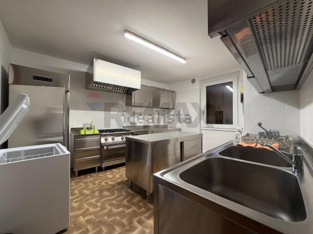 Villetta bifamiliare in vendita di 255 m² in Via della Caneva, 5