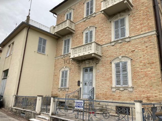 Villetta bifamiliare in vendita di 255 m² in Via Riviera di Levante