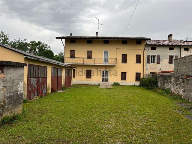 Villetta bifamiliare in vendita di 255 m² in Via Roma