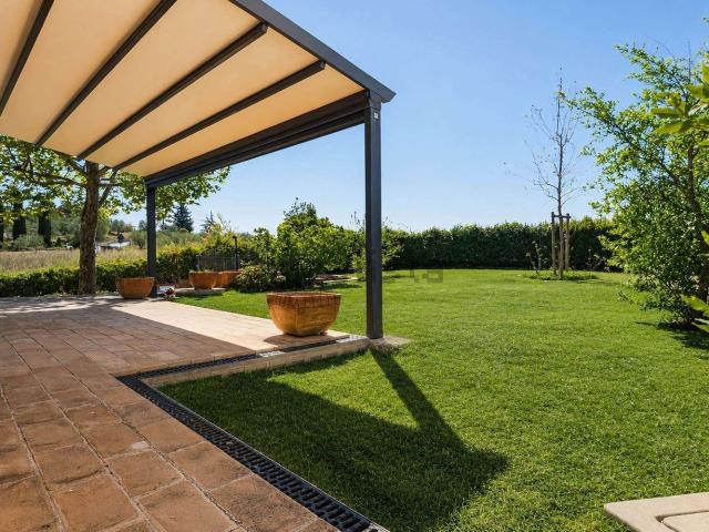 Villetta bifamiliare in vendita di 255 m²