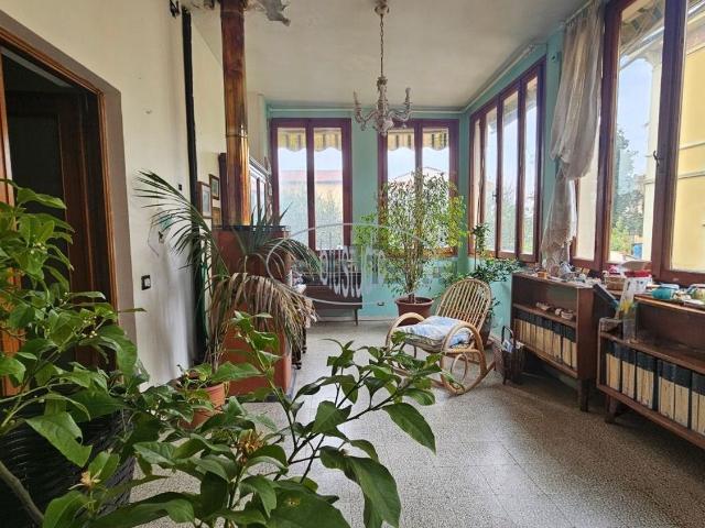 Villetta bifamiliare in vendita di 256 m² in Via delle Case Nuove, 12