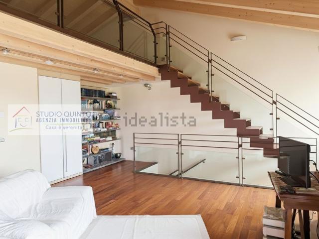 Villetta bifamiliare in vendita di 258 m²