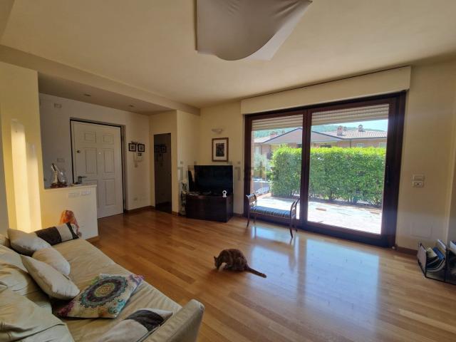 Villetta bifamiliare in vendita di 259 m² in Via Edda Orsi, 7