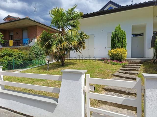 Villetta bifamiliare in vendita di 259 m² in Via Piero Calamandrei, 13