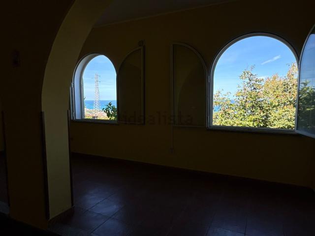 Villetta bifamiliare in vendita di 259 m² in Via Roma