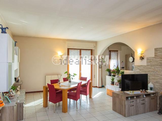 Villetta bifamiliare in vendita di 259 m² in Via Santo Stefano, 12