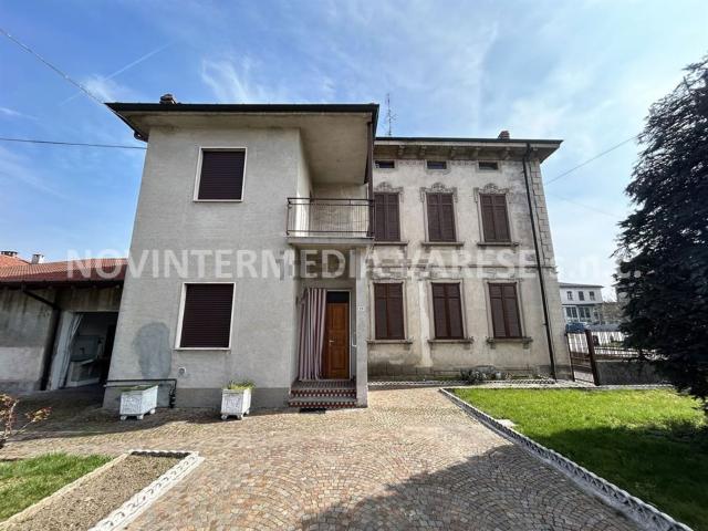 Villetta bifamiliare in vendita di 263 m² in Piazza Italia, 29