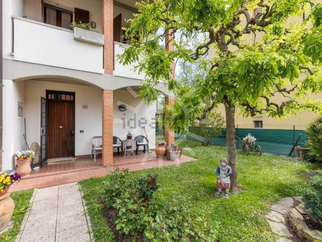 Villetta bifamiliare in vendita di 263 m² in Via Gioacchino Rossini