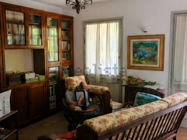 Villetta bifamiliare in vendita di 263 m² in Via Motto Alto, 6