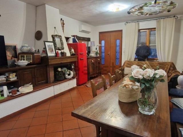 Villetta bifamiliare in vendita di 263 m²