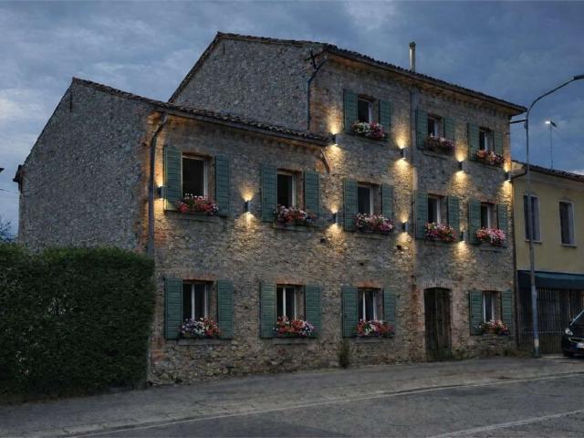 Villetta bifamiliare in vendita di 236 m² in Via Capovilla, 91