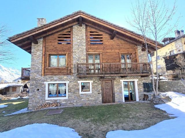 Villetta bifamiliare in vendita di 268 m² in Frazione Gimillan