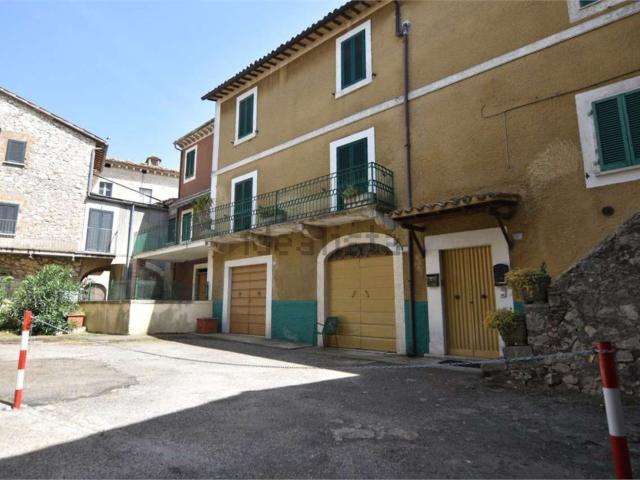 Villetta bifamiliare in vendita di 260 m² in Piazza Punto Panfili