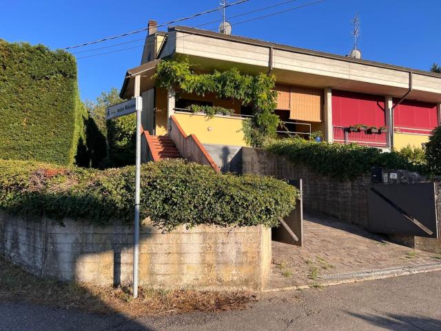 Villetta bifamiliare in vendita di 260 m² in Strada del Borgo, 22