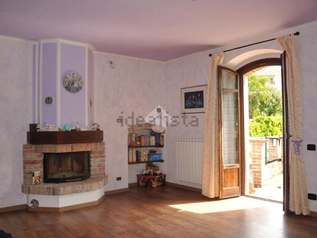 Villetta bifamiliare in vendita di 260 m² in Strada Sant&apos Anna, 3