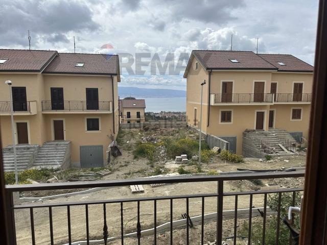 Villetta bifamiliare in vendita di 260 m² in Salita Montesanto Contrada Petrazza, 5