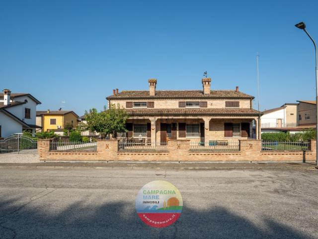 Villetta bifamiliare in vendita di 260 m² in Via XX Settembre, 4
