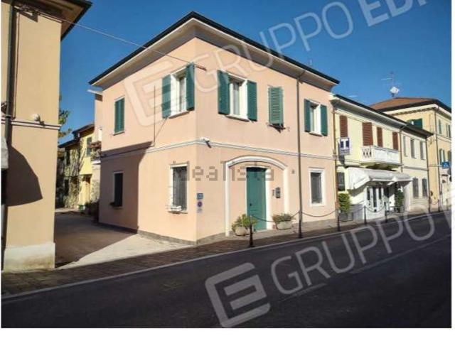 Villetta bifamiliare in vendita di 260 m² in Via XX Settembre