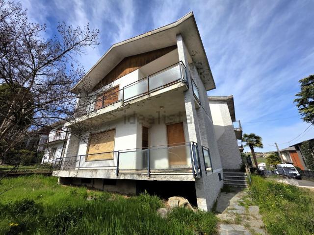 Villetta bifamiliare in vendita di 260 m² in Via XXV Aprile, 4