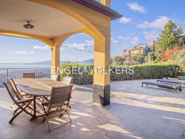 Villetta bifamiliare in vendita di 260 m² in Via Al Castello, 41