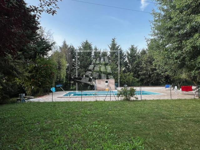 Villetta bifamiliare in vendita di 260 m² in Via Alessandro Volta, 35