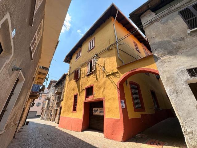 Villetta bifamiliare in vendita di 260 m² in Via Alfonso Lamarmora, 11