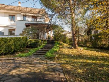Villetta bifamiliare in vendita di 260 m² in Via Bissolati, 24