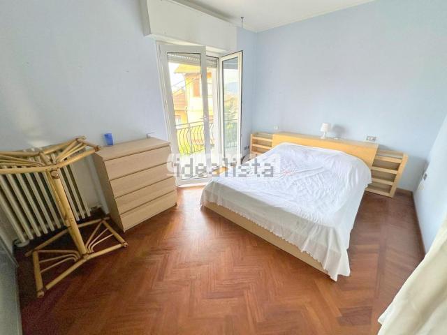 Villetta bifamiliare in vendita di 260 m² in Via Campagna