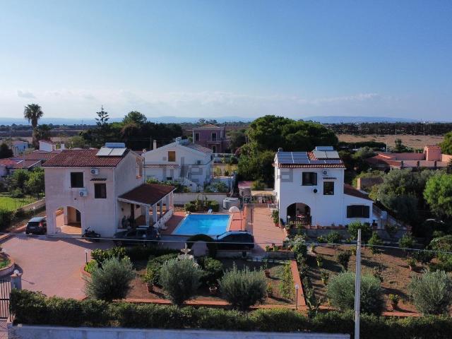 Villetta bifamiliare in vendita di 260 m² in Via del Ferro
