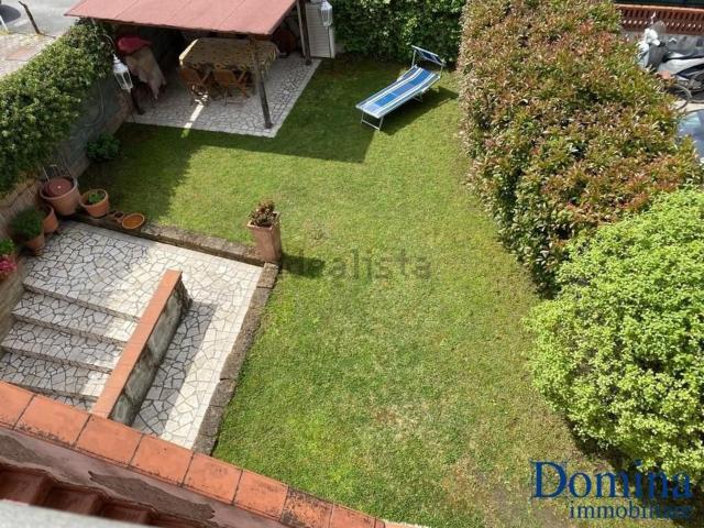 Villetta bifamiliare in vendita di 260 m² in Via Quercioli, 37