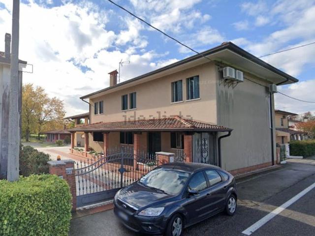 Villetta bifamiliare in vendita di 260 m² in Via Risorgimento, 44