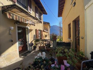 Villetta bifamiliare in vendita di 260 m² in Via Statale, 45
