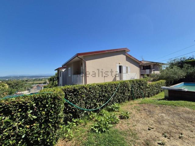 Villetta bifamiliare in vendita di 260 m²