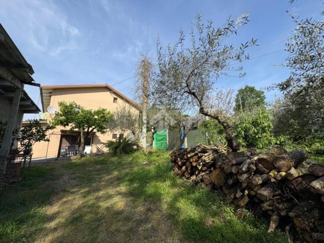 Villetta bifamiliare in vendita di 262 m² in Via Uso, 8