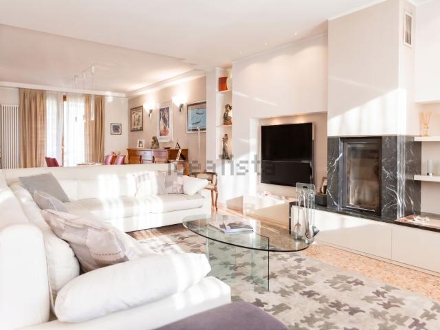Villetta bifamiliare in vendita di 264 m²