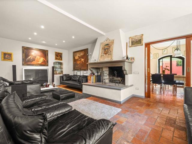 Villetta bifamiliare in vendita di 265 m² in Strada Noce