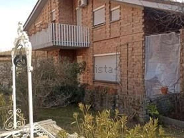 Villetta bifamiliare in vendita di 265 m² in Via Umberto I, 23