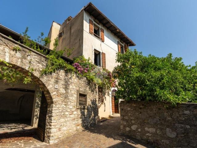 Villetta bifamiliare in vendita di 265 m² in Via Fornico, 22