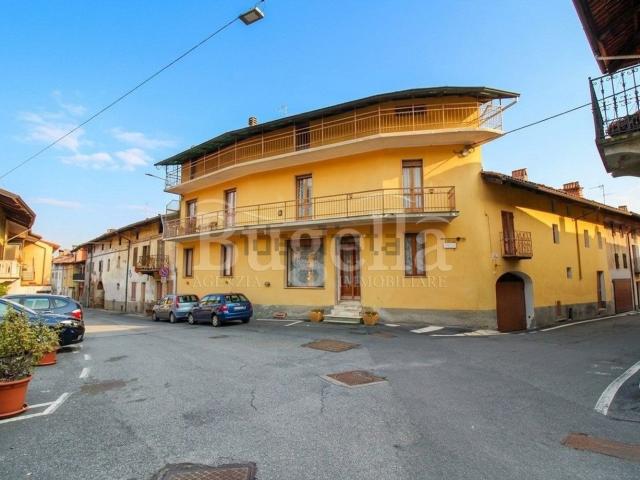 Villetta bifamiliare in vendita di 265 m² in Via ROMA, 2